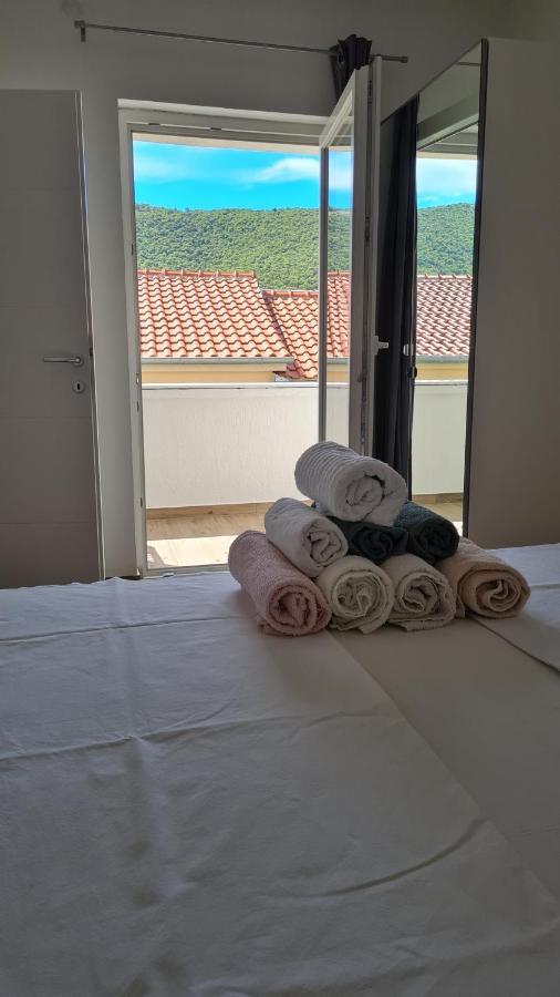 Apartmani Mlinar - One Bedroom Apartment With Seaview Grebaštica Dış mekan fotoğraf