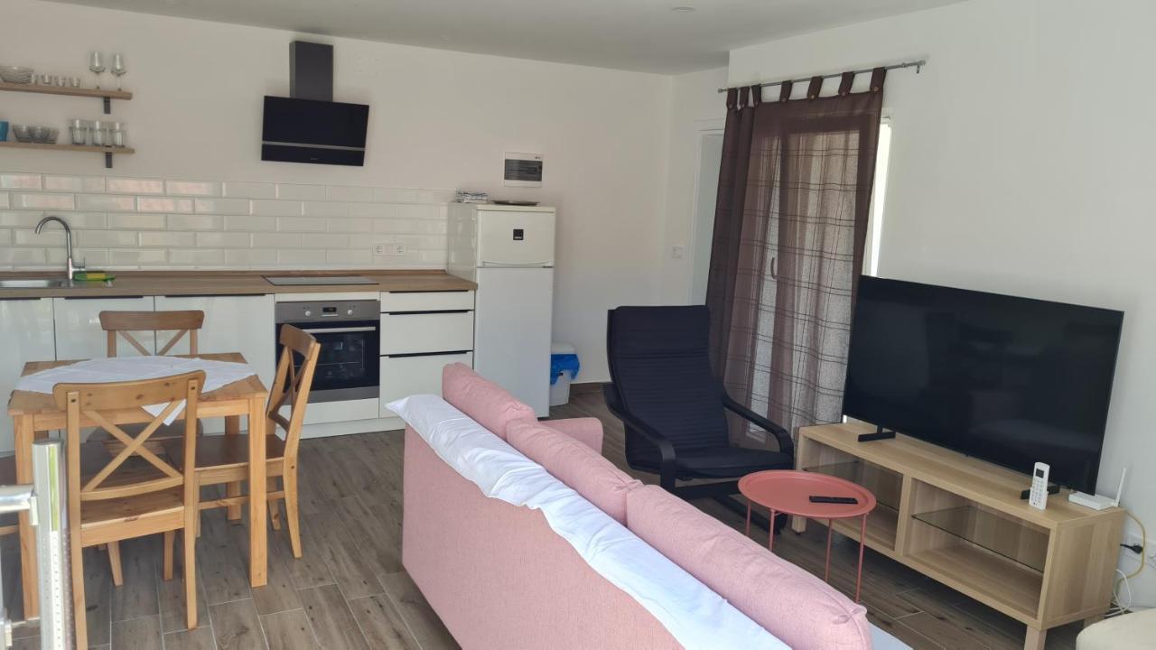 Apartmani Mlinar - One Bedroom Apartment With Seaview Grebaštica Dış mekan fotoğraf