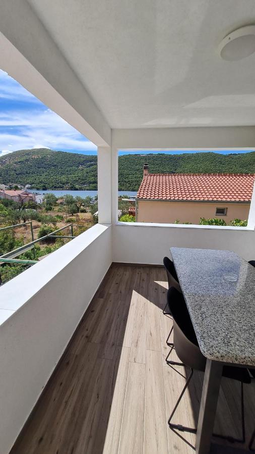 Apartmani Mlinar - One Bedroom Apartment With Seaview Grebaštica Dış mekan fotoğraf